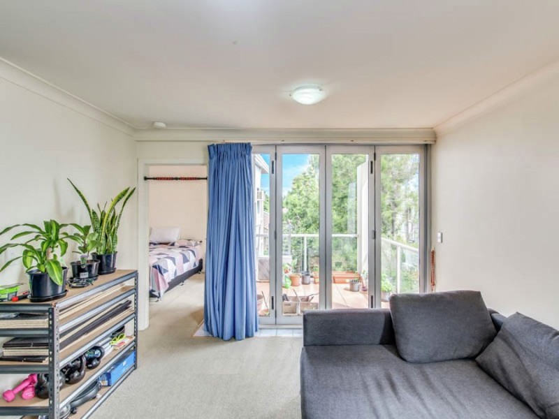 16/130 Marine Parade, Southport QLD 4215