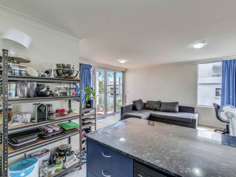 16/130 Marine Parade, Southport QLD 4215