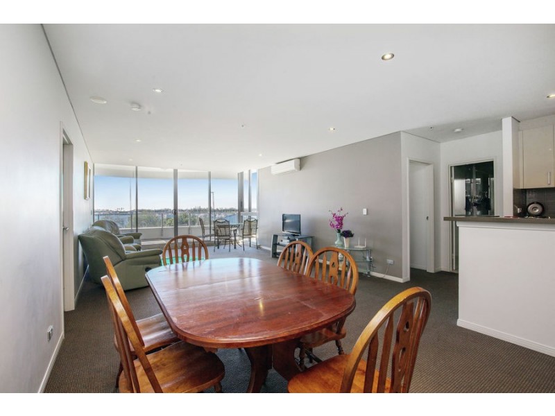 L/4 Como Crescent, Southport QLD 4215