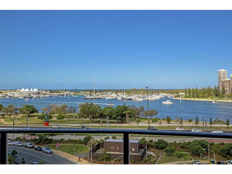1005/4 Como Crescent, Southport QLD 4215