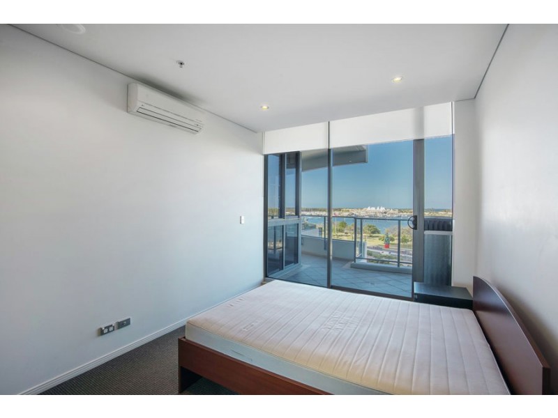 1005/4 Como Crescent, Southport QLD 4215