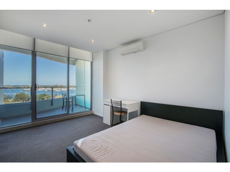 1005/4 Como Crescent, Southport QLD 4215