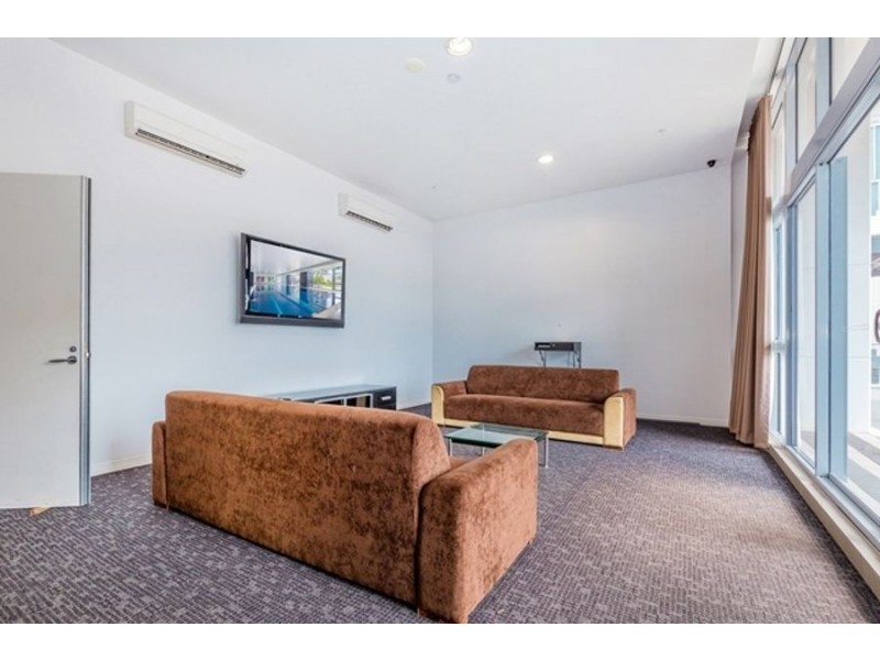 1005/4 Como Crescent, Southport QLD 4215