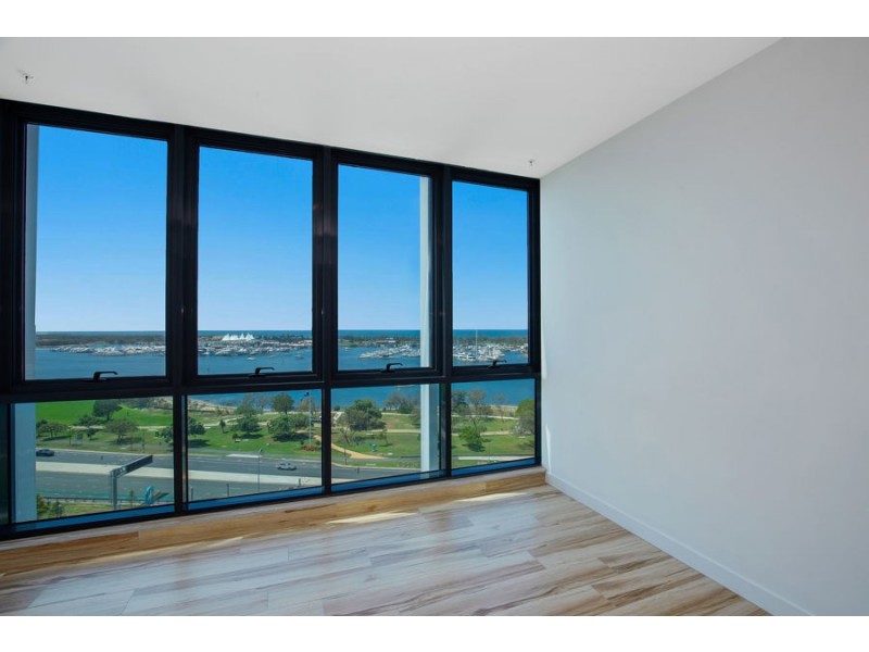 1106/2 Como Crescent, Southport QLD 4215