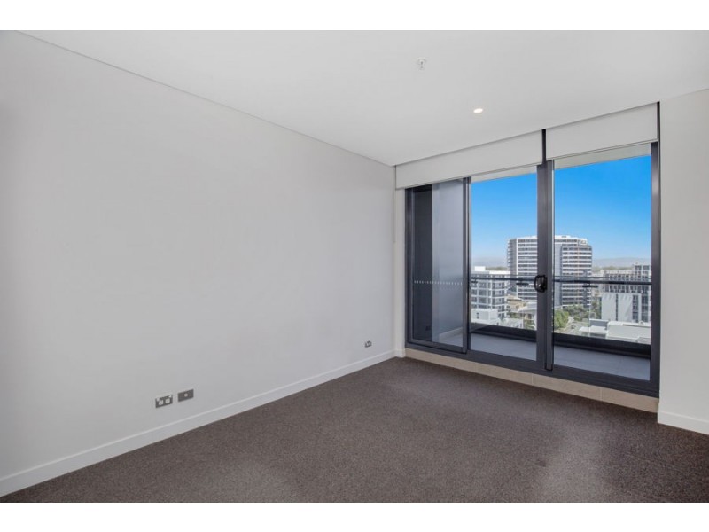 1106/2 Como Crescent, Southport QLD 4215