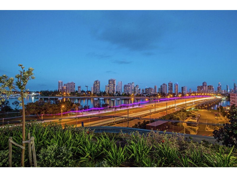 1106/2 Como Crescent, Southport QLD 4215