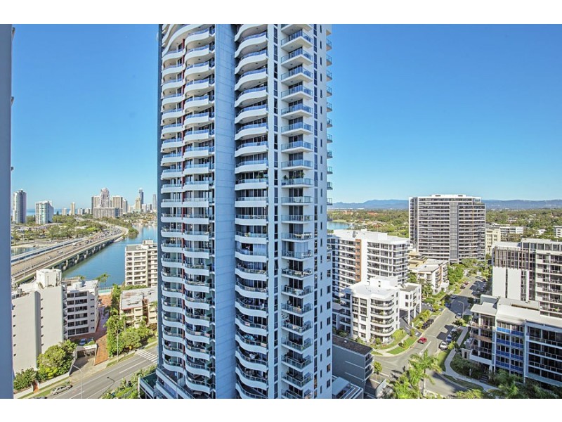 1106/2 Como Crescent, Southport QLD 4215