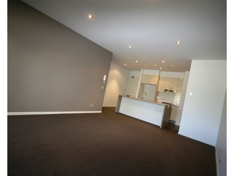 413/2 Aqua Street, Southport QLD 4215
