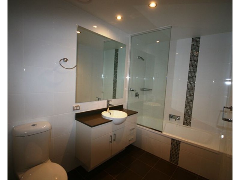 413/2 Aqua Street, Southport QLD 4215