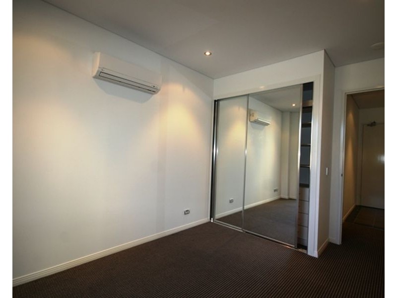 413/2 Aqua Street, Southport QLD 4215