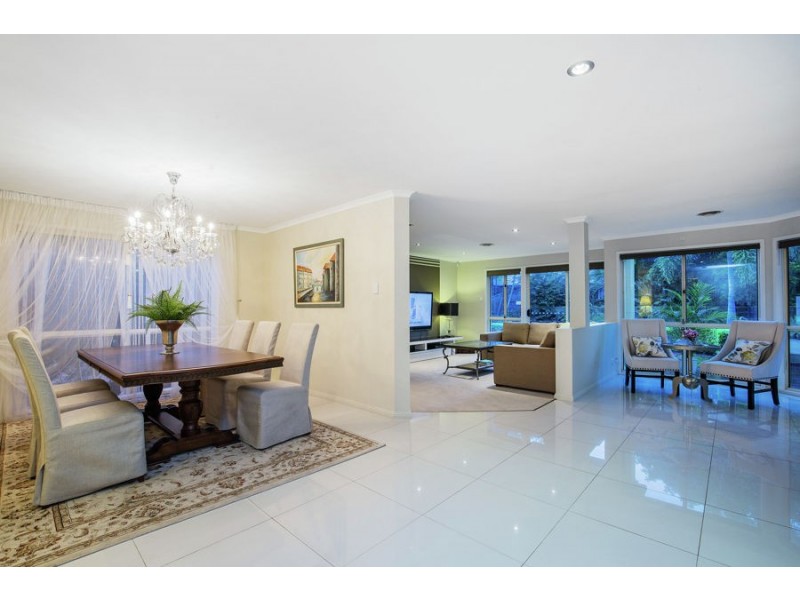 26 Sea Eagle Drive, Burleigh Waters QLD 4220