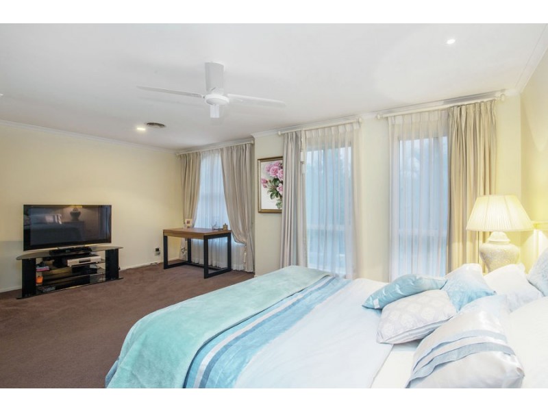 26 Sea Eagle Drive, Burleigh Waters QLD 4220