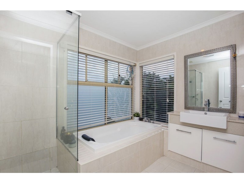 26 Sea Eagle Drive, Burleigh Waters QLD 4220