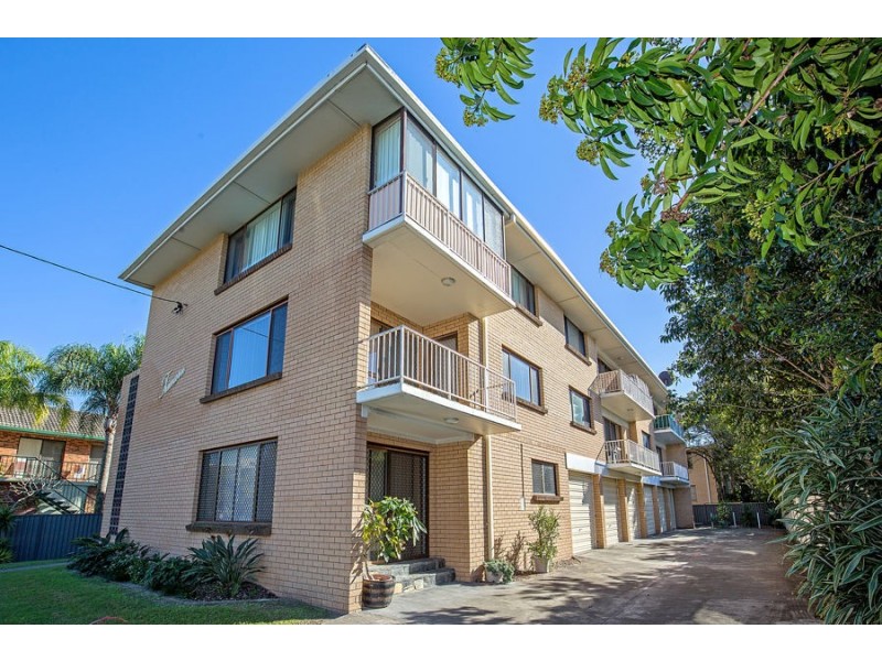 9 Baker Avenue, Labrador QLD 4215