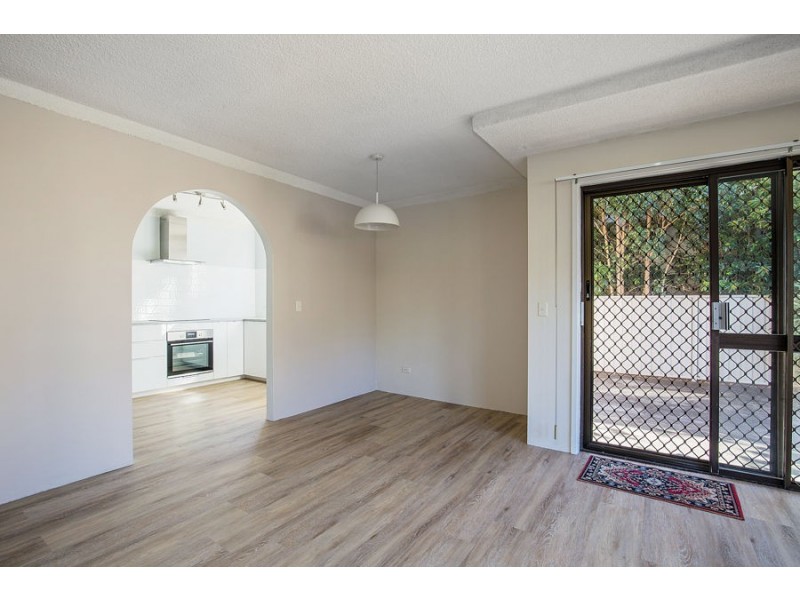 9 Baker Avenue, Labrador QLD 4215