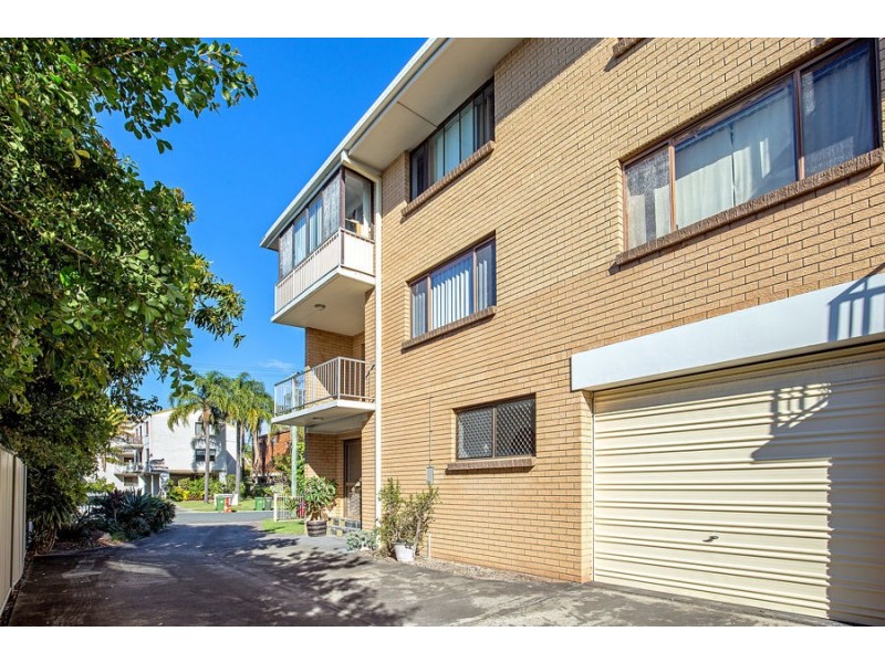 9 Baker Avenue, Labrador QLD 4215