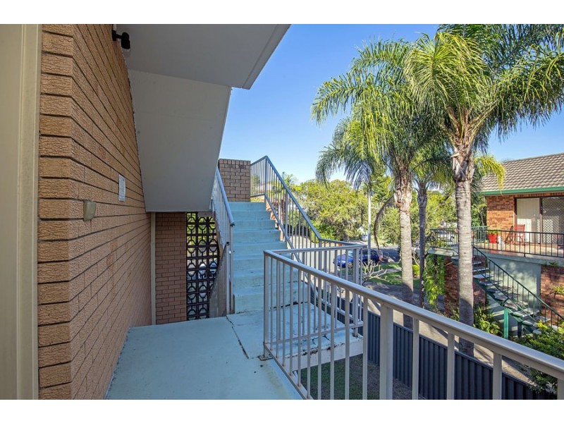 9 Baker Avenue, Labrador QLD 4215