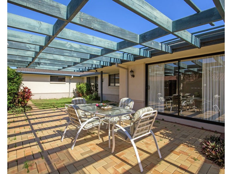 37 Crestwood Drive, Molendinar QLD 4214