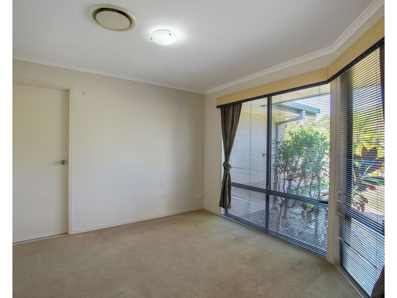 37 Crestwood Drive, Molendinar QLD 4214