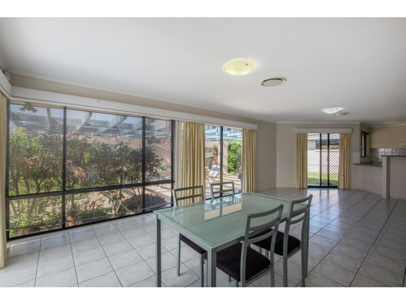37 Crestwood Drive, Molendinar QLD 4214