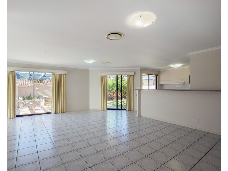 37 Crestwood Drive, Molendinar QLD 4214
