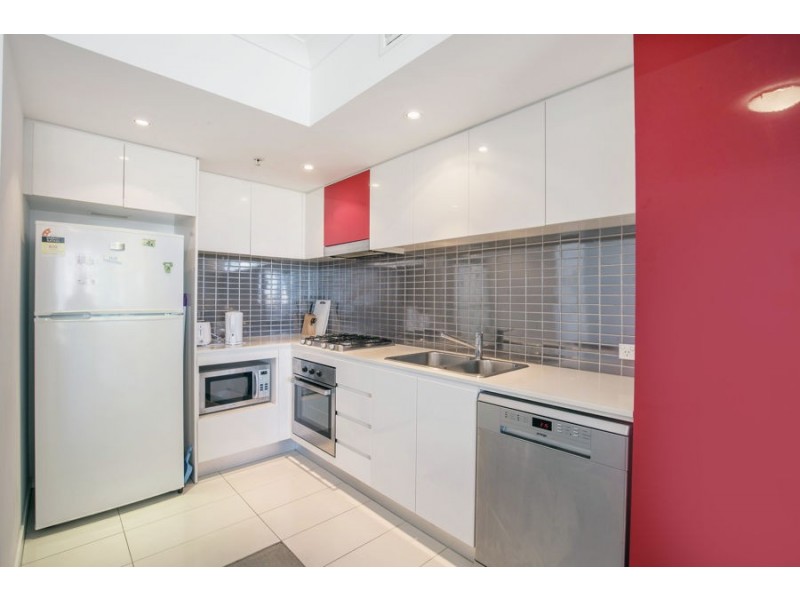 21502 56 Lawson Street, Southport QLD 4215