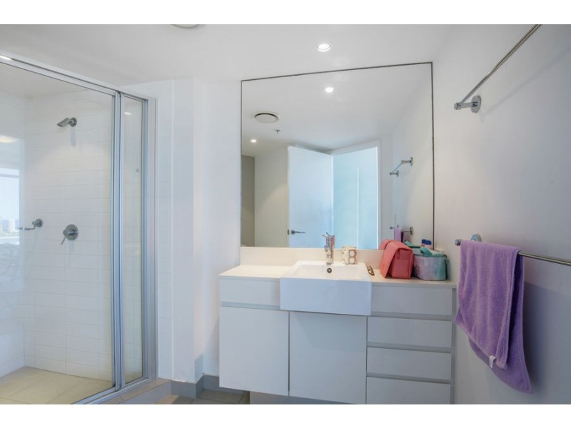 21502 56 Lawson Street, Southport QLD 4215
