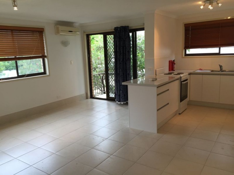 16 Andrews Street, Southport QLD 4215