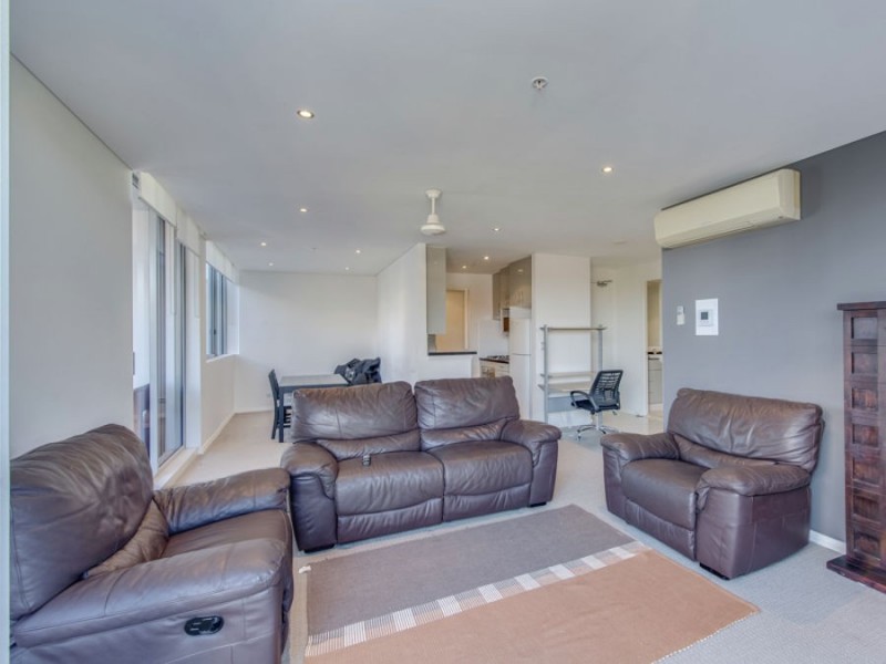 3 Como Crescent, Southport QLD 4215