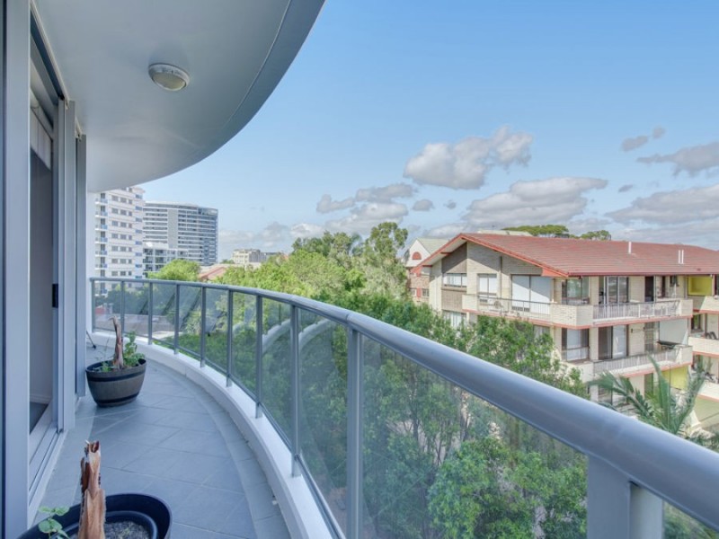 3 Como Crescent, Southport QLD 4215