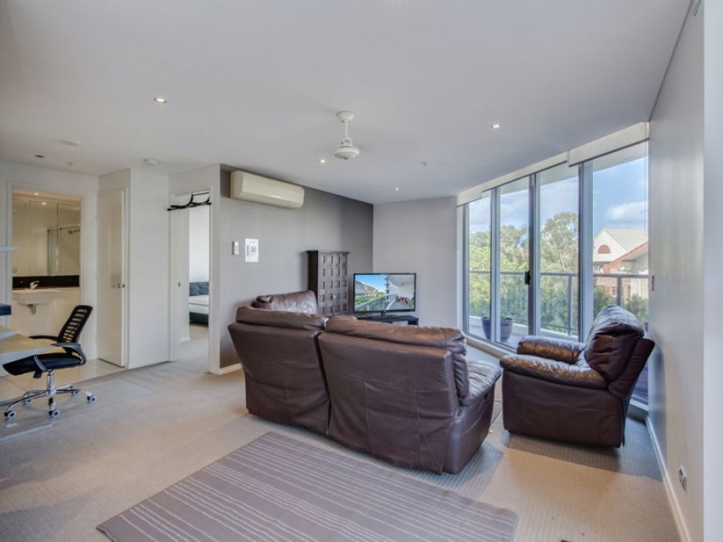 3 Como Crescent, Southport QLD 4215