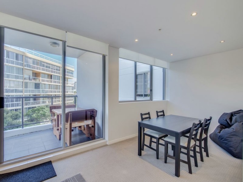 3 Como Crescent, Southport QLD 4215