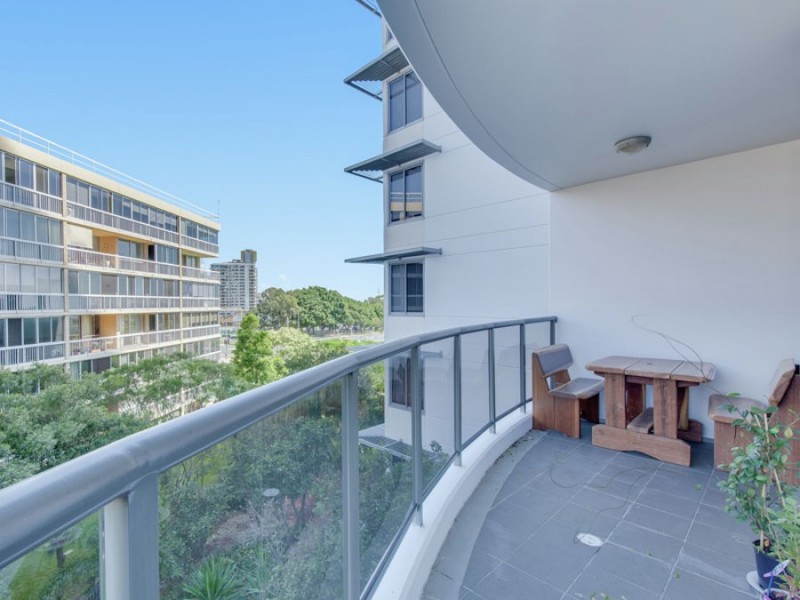 3 Como Crescent, Southport QLD 4215