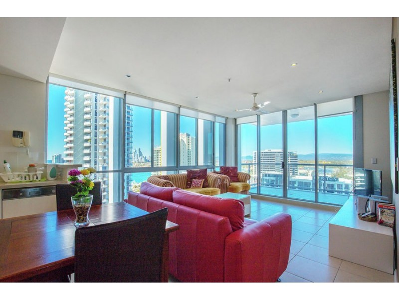 1 Como Crescent, Southport QLD 4215