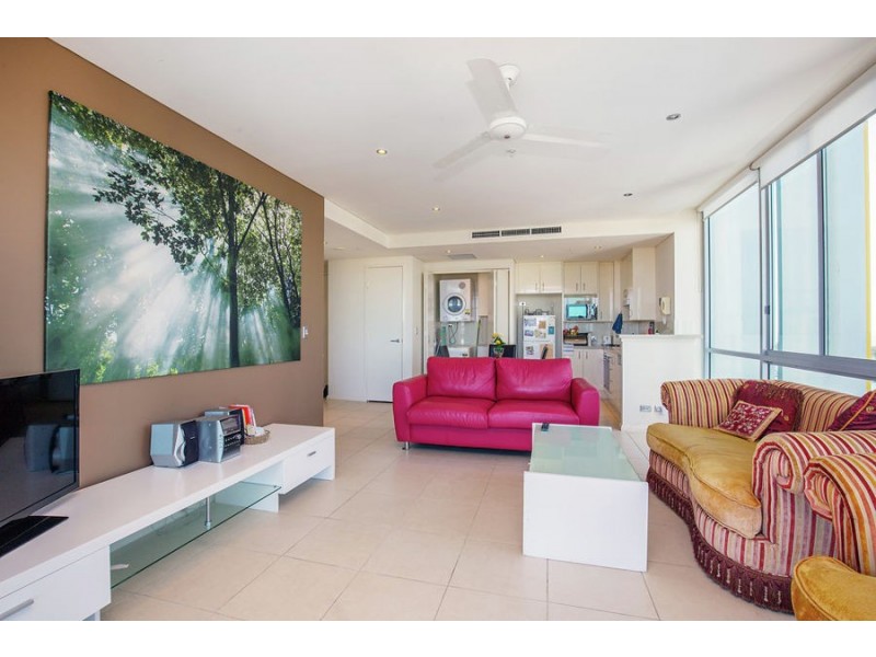 1 Como Crescent, Southport QLD 4215