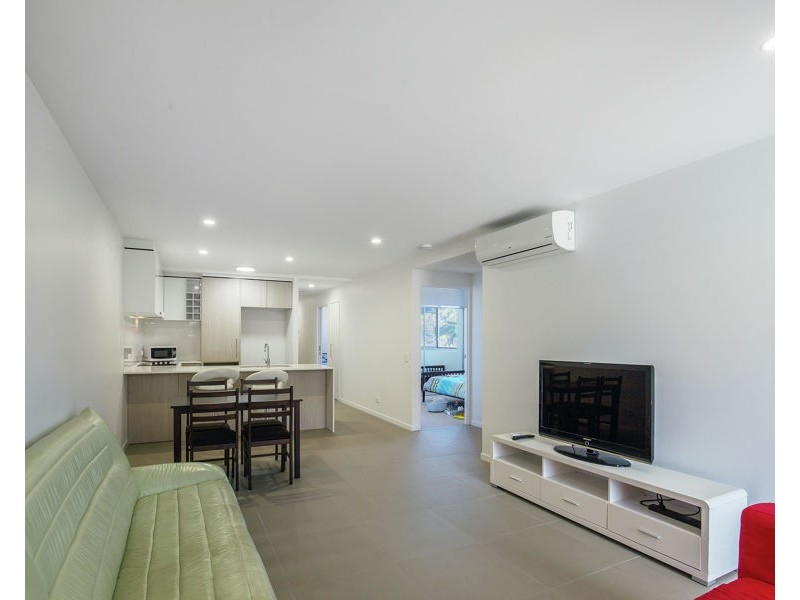 26 Spendelove Avenue, Southport QLD 4215