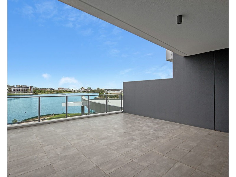 2105/397 Christine Avenue, Varsity Lakes QLD 4227