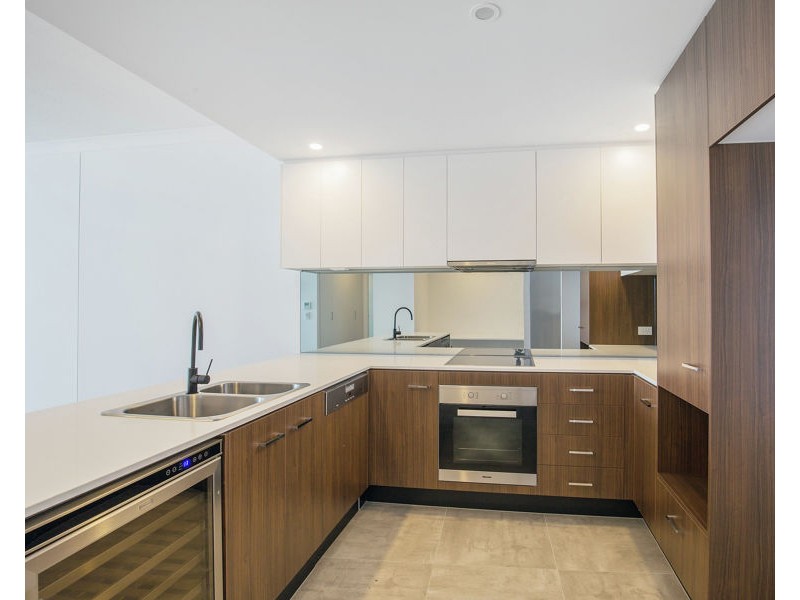 2105/397 Christine Avenue, Varsity Lakes QLD 4227