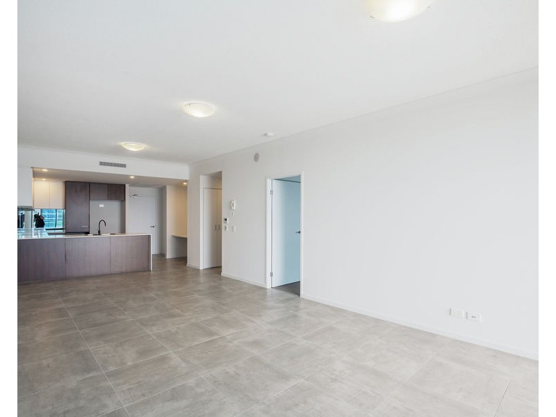 2105/397 Christine Avenue, Varsity Lakes QLD 4227