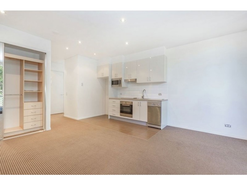 2 Aqua Street, Southport QLD 4215