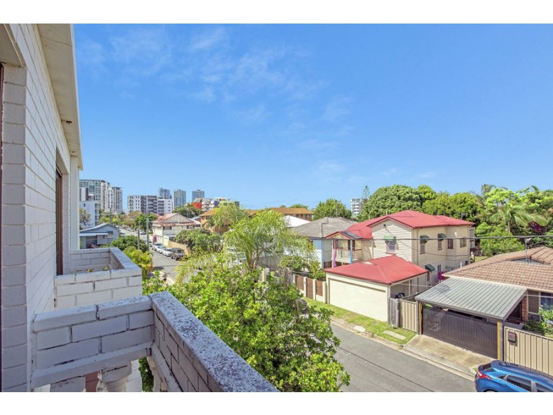 132 Marine Parade, Southport QLD 4215