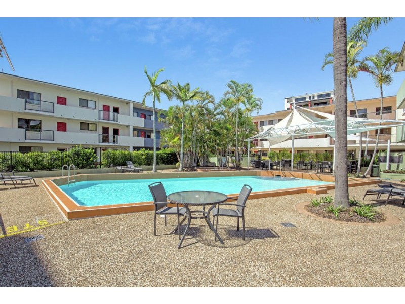 132 Marine Parade, Southport QLD 4215