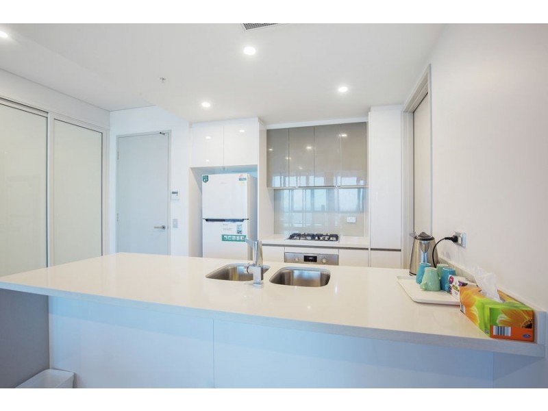 2 Como Street, Southport QLD 4215