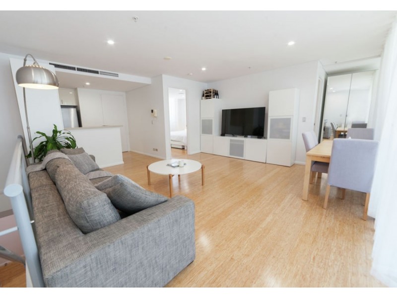 517/1 Como Crescent, Southport QLD 4215