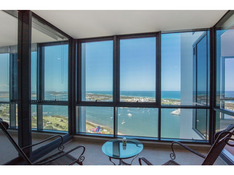 2 Como Crescent, Southport QLD 4215