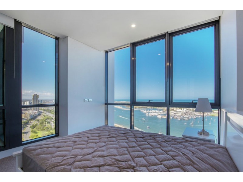 2 Como Crescent, Southport QLD 4215