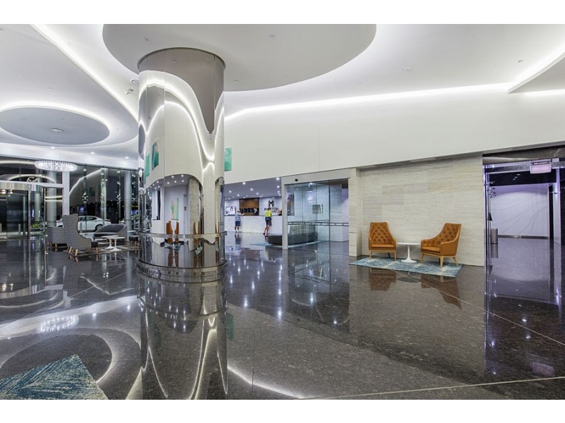 2 Como Crescent, Southport QLD 4215