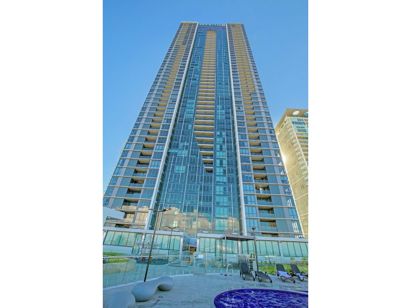 2 Como Crescent, Southport QLD 4215