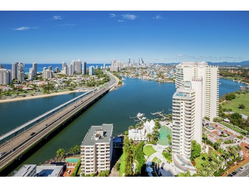 4 Como Crescent, Southport QLD 4215