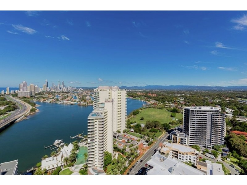 4 Como Crescent, Southport QLD 4215